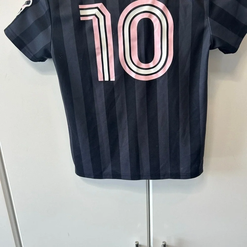 Messi Collection Boys Soccer Jersey Black Pink Stripe Number 10 Size 6